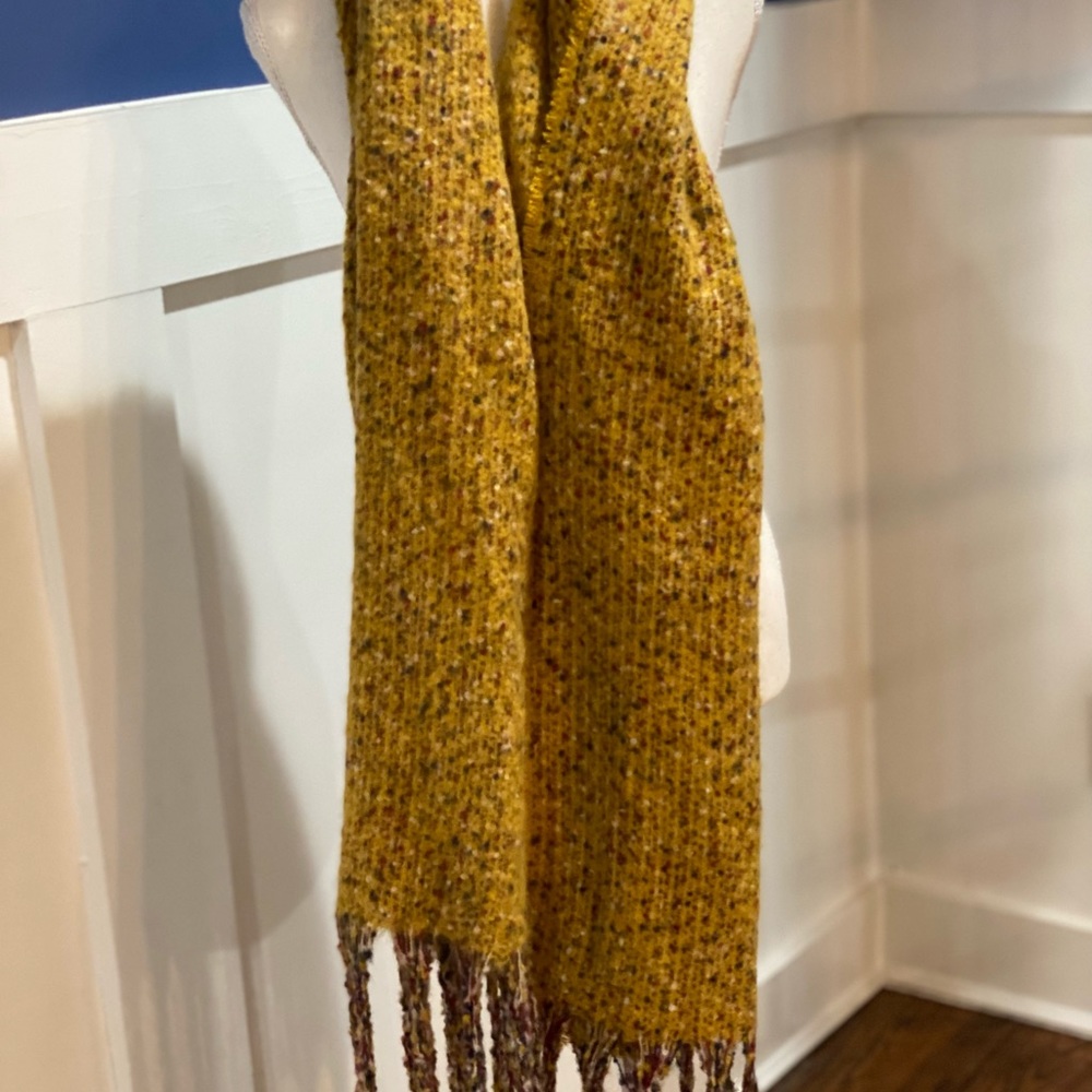 Scarf - Picture 3 of 8